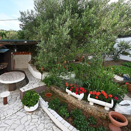 Apartment Mihovilovic Слатине Екстер'єр фото