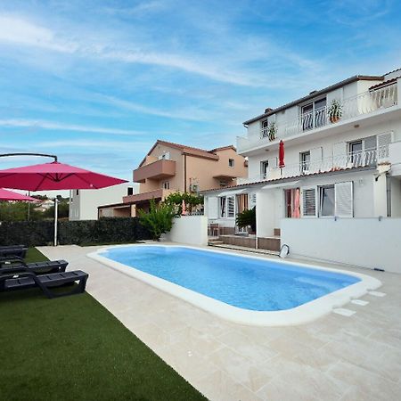 Apartment Mihovilovic Слатине Екстер'єр фото