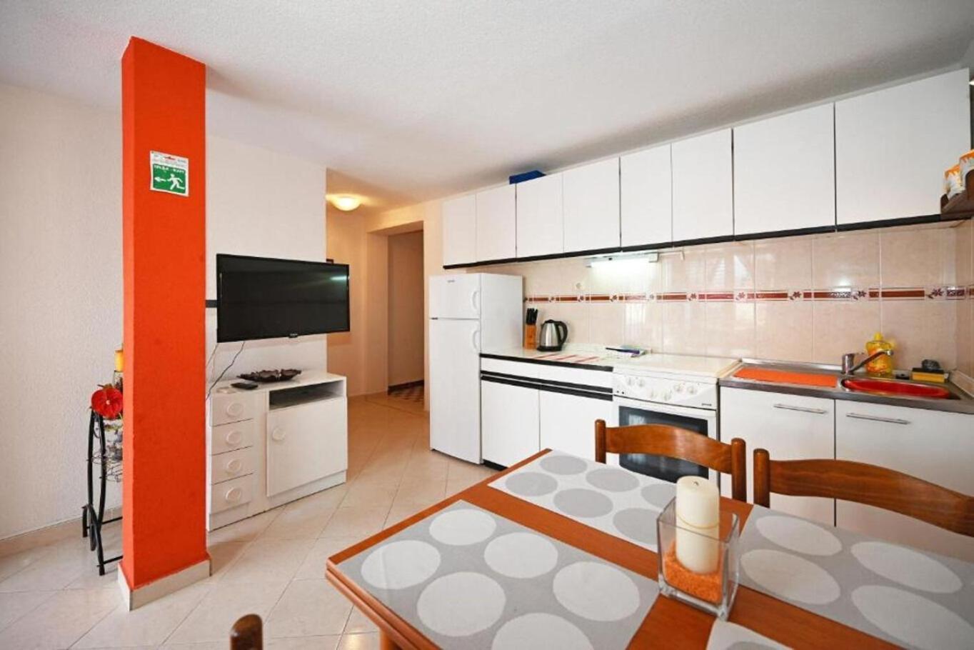 Apartment Mihovilovic Слатине Екстер'єр фото