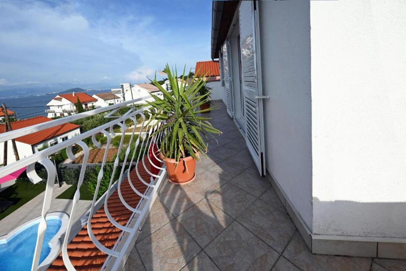 Apartment Mihovilovic Слатине Екстер'єр фото