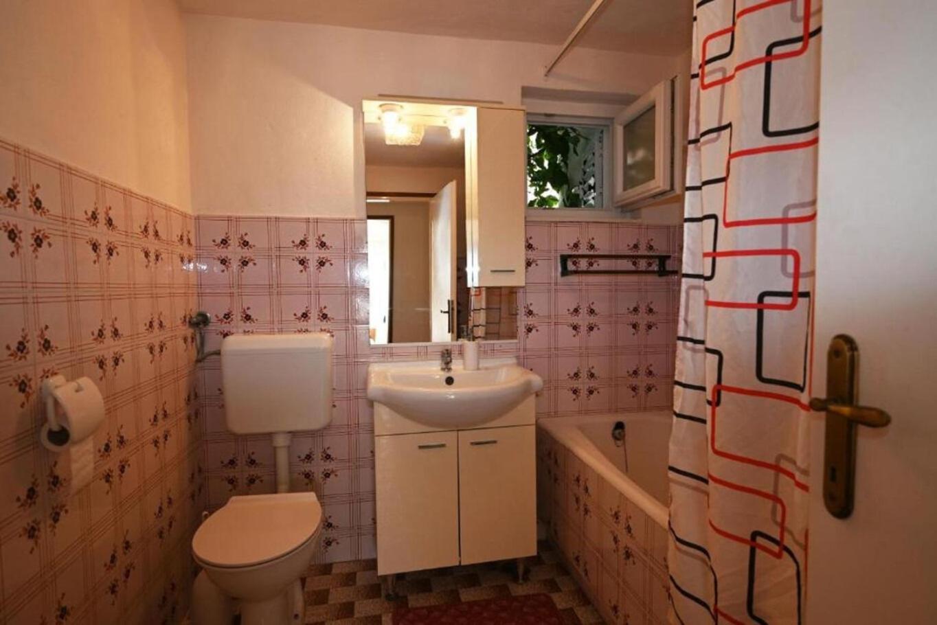 Apartment Mihovilovic Слатине Екстер'єр фото