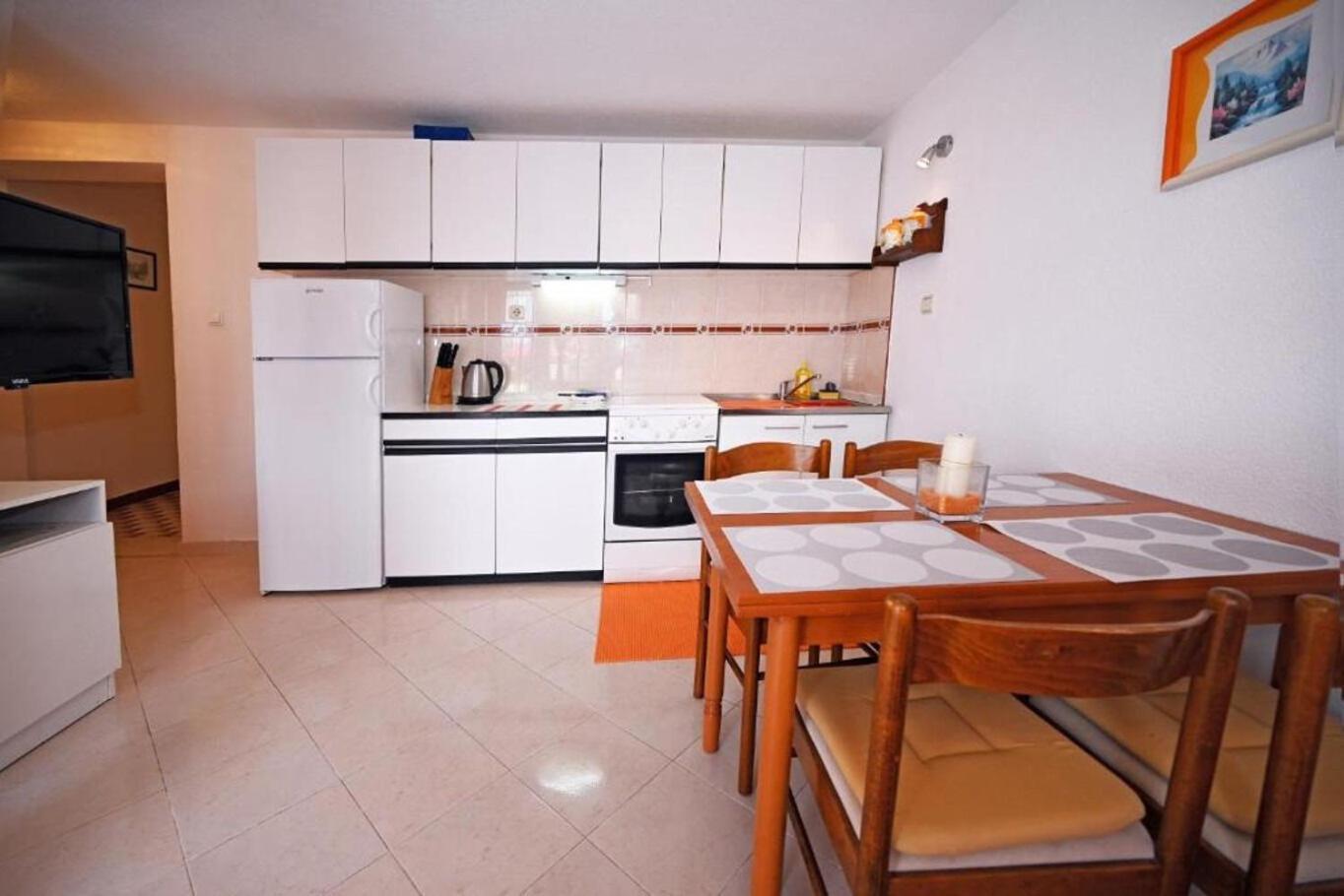 Apartment Mihovilovic Слатине Екстер'єр фото