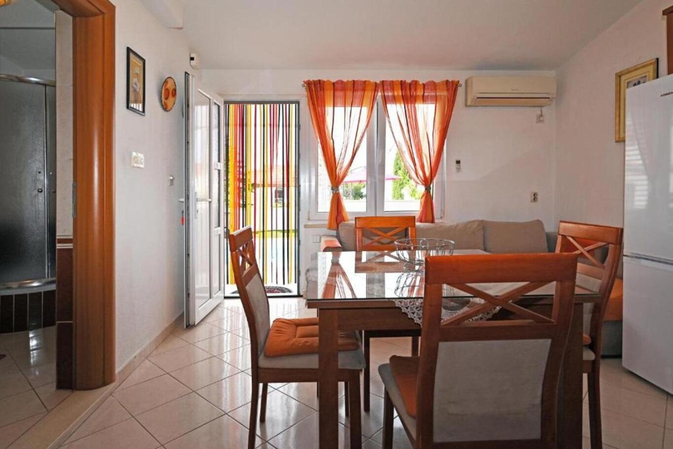 Apartment Mihovilovic Слатине Екстер'єр фото