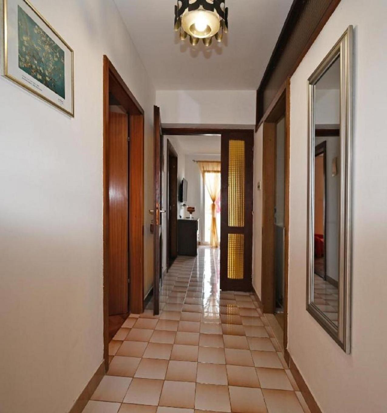 Apartment Mihovilovic Слатине Екстер'єр фото